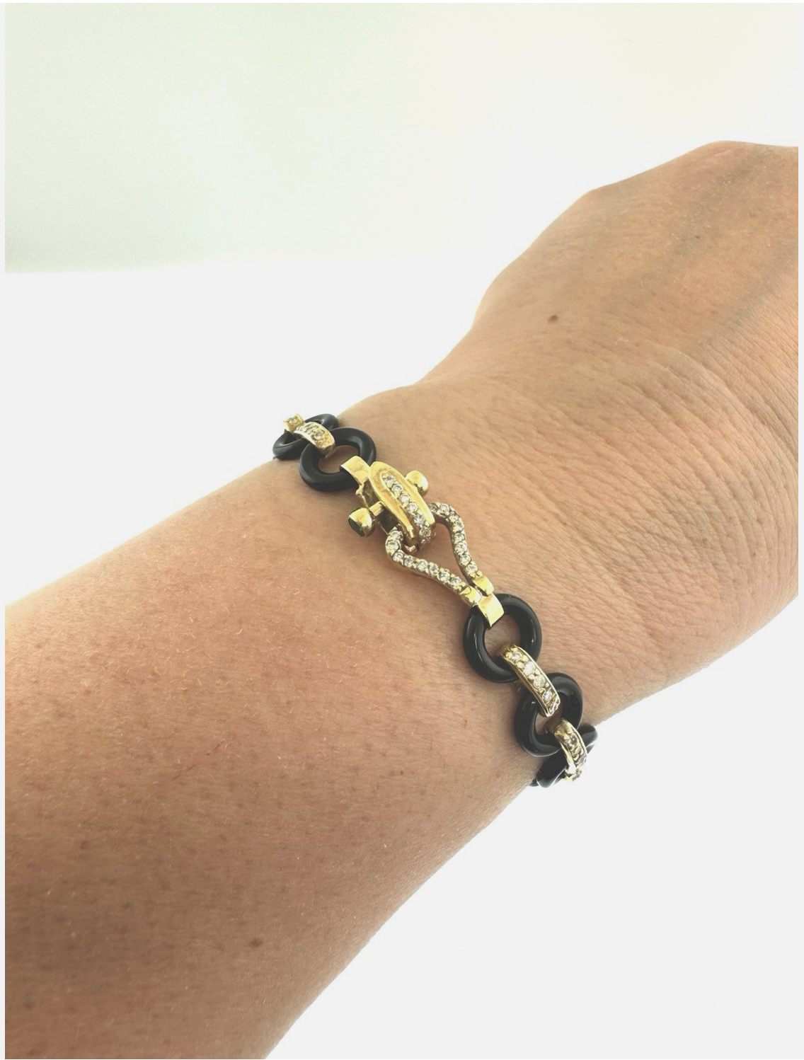 18k Gold Bracelet, Elegant Combination Onyx, Gold, Diamonds And, Emerald.