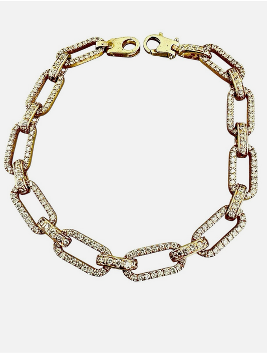 14k Gold Bracelet, Oval Link Filled With Diamonds.