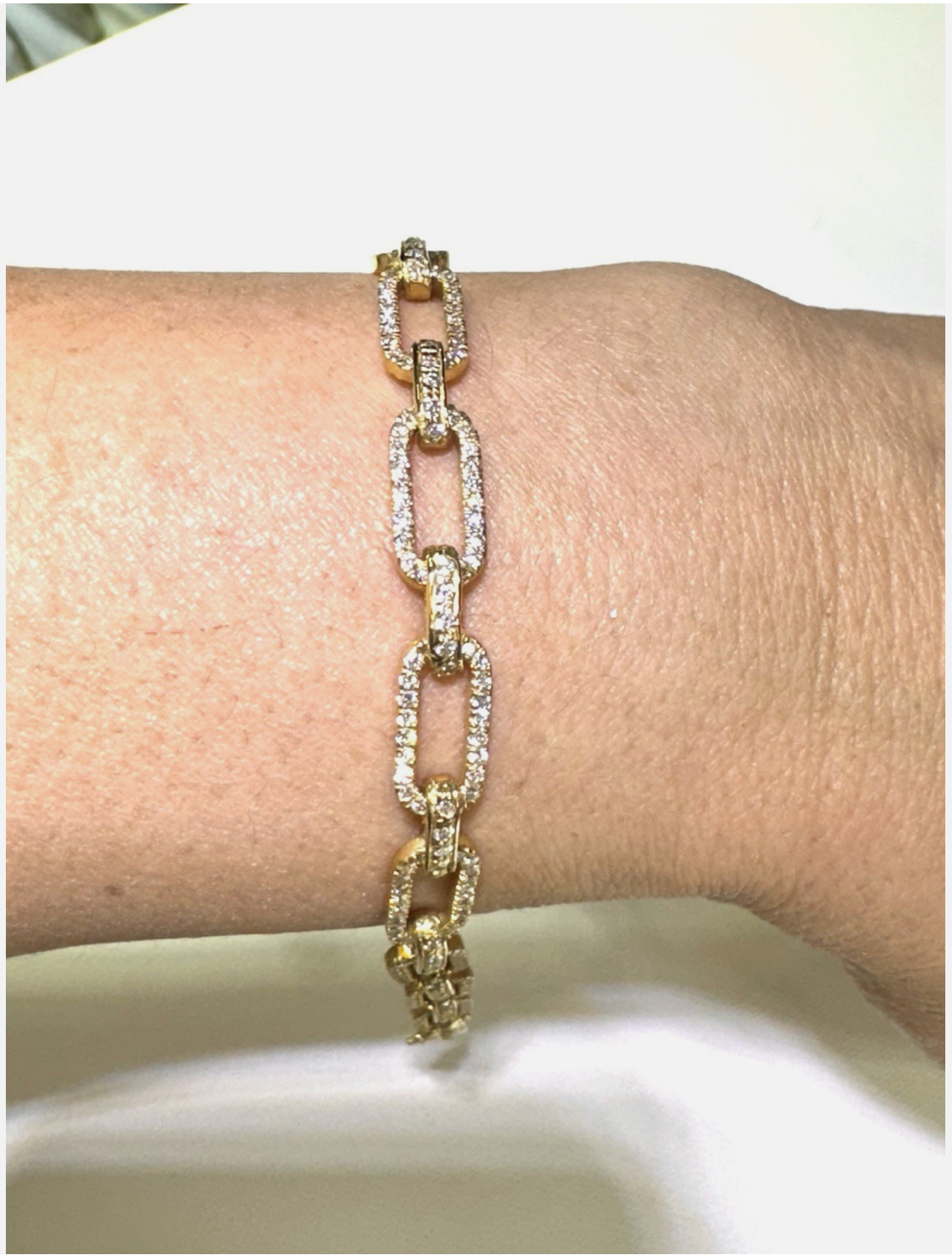 14k Gold Bracelet, Oval Link Filled With Diamonds.