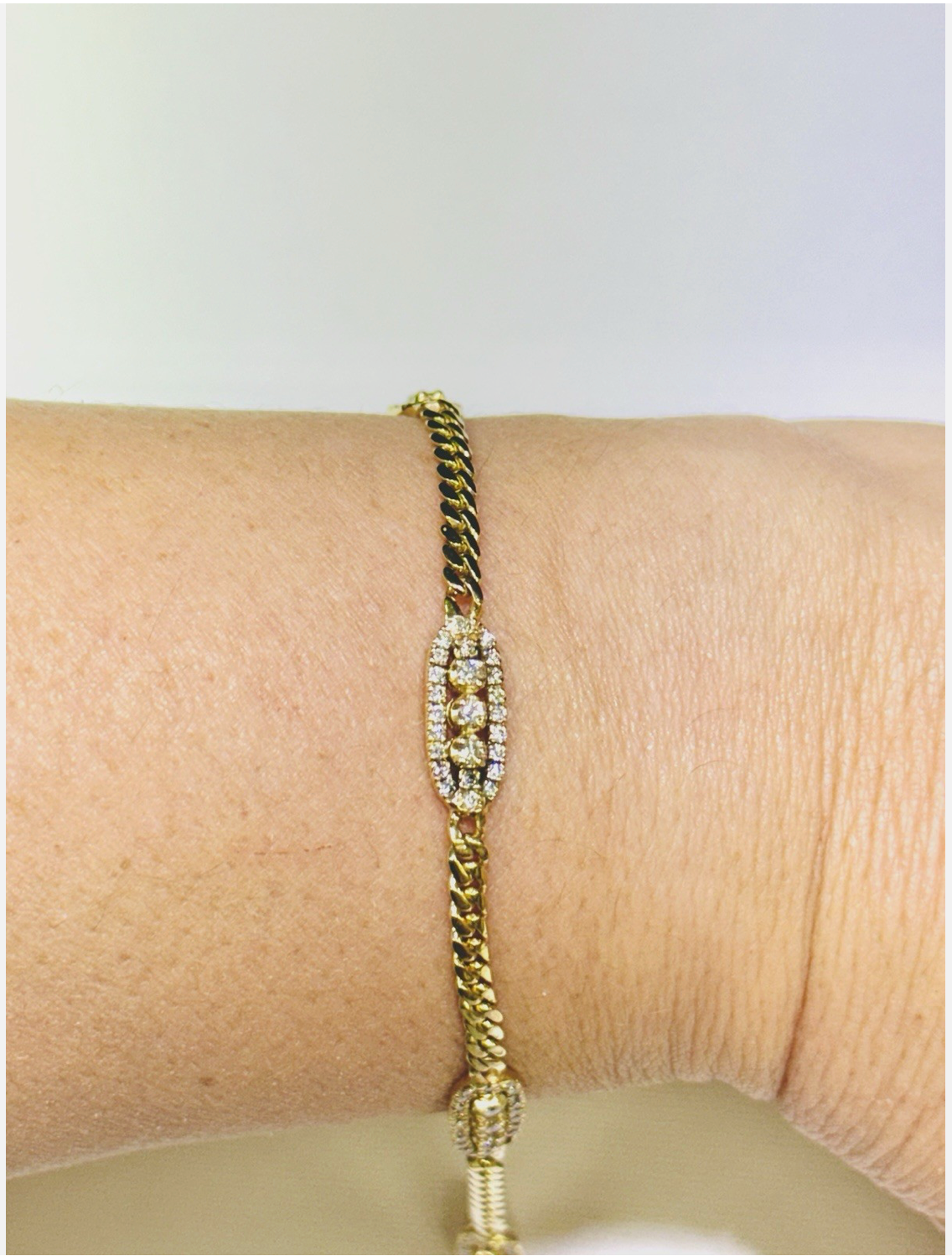14K Y Gold Bracelet -Diamond Cut Chain And, Oval Links Filled With Diamonds
