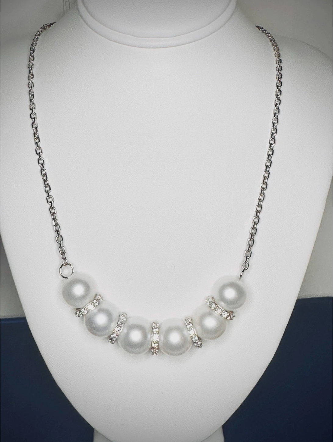 White Pearl necklace White Gold